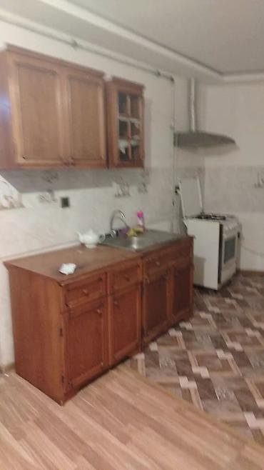 ev: Salam ev kiraye verilir, ev sabucuda yerlesir,3 otaq heyet evidi ama — 1