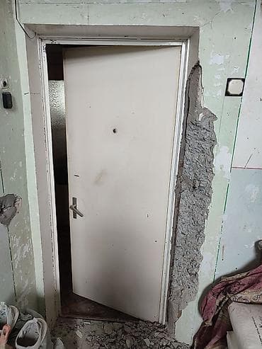 Ağ rəngli giriş/qapı dəsti - Material: metal qutu (kasa) və metala