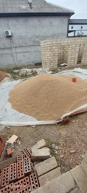 Дом и сад: Buğda klyonka üstünde. 5. 6 ton kim istese Whatsapla elaqe saxlasin — 2