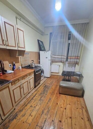 1 otaqli kiraye evler 20 yanvarda: Xalqlar metrosuna yaxın,10 mərtəbənin,8-ci mərtəbəsində,1 — 3