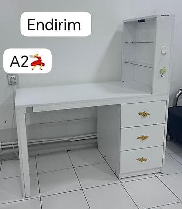 Salon masaları: İşlənmiş, Manikür üçün masa — 1