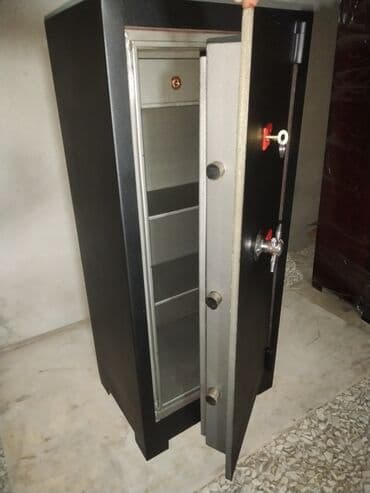 xeyir ser cadiri: Seyf Türk zavod malı . Super veziyyetde. Yanmayan oda davamlı. İçi — 4