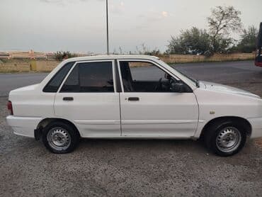 xacmazda ucuz avtomabiller: Avtomobil: Sedanın kompakt sinfi, ağ rəng Kuzov: 4 qapılı, ağ boya — 5