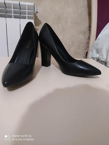 bal qoz qarisimi: Tuflilər, Ölçü: 40, rəng - Qara, İşlənmiş — 1