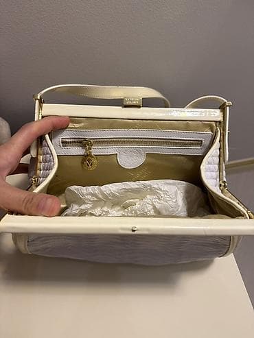 Orijinal Valentino Garavani Ağ-krem rəng palitrasında şık qadın lalafo.az -da Orijinal Valentino Garavani Ağ-krem rəng palitrasında şık qadın