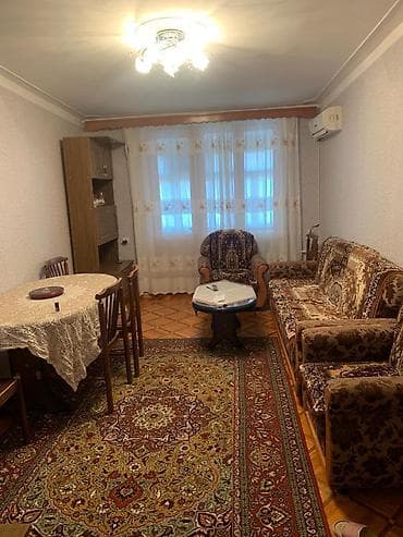 Neftçilər metrosu, 229 nömrəli məktəbin yaxınlığında, köhnə tikili, 5