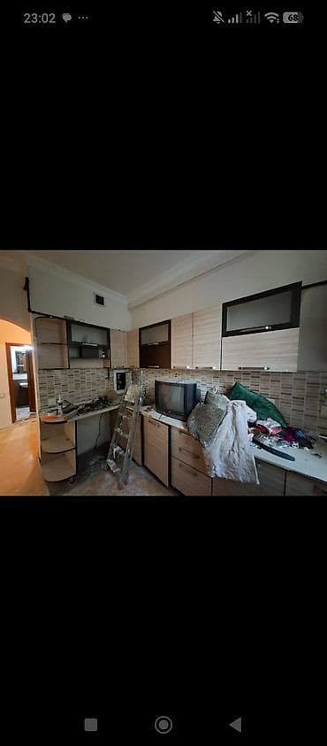 Mətbəx mebeli satılır 3 m bir tərəfi 1m.50 sant bir tərəfi di bir — 1