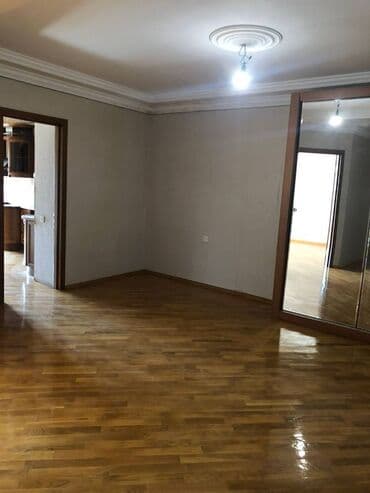 9 ci mikrorayon satilan evler: 3 otaqlı, Yeni tikili, 170 kv. m — 8