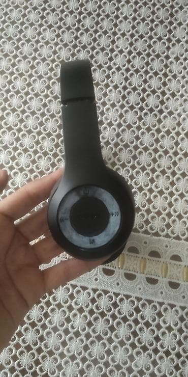 honor 8 pro: Qara rəngli, qulağı əhatə edən naqilsiz qulaqcıq P-47 - Üstündə — 3