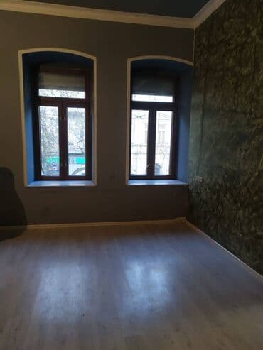 офисы в бизнес центре аренда: Səbail rayonu Heydər Əliev sarayina yaxın,sahəsi 140 kv/m olan, 5 — 1