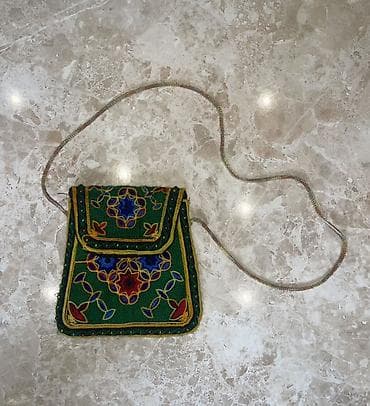Əl işı çiyin çantası - Material: qalın parça/felt tipli əsas, əl ilə