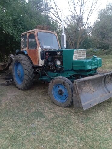 traktor altlıqlı qış çəkmələri: Bu traktor kənd təsərrüfatı işləri üçün uyğundur. Təkərləri mavi — 3