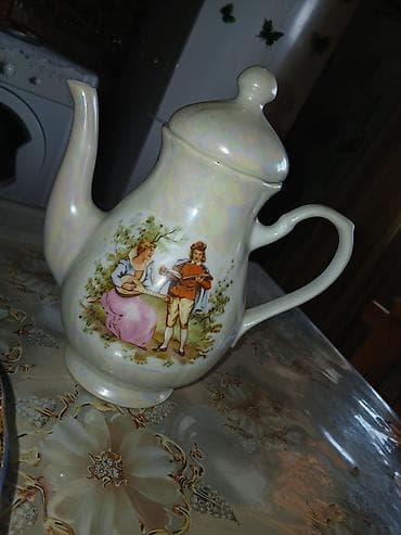 Porselen çaydan – qapaqlı, klassik formalı. - Material: parıltılı lalafo.az -da Porselen çaydan – qapaqlı, klassik formalı. - Material: parıltılı