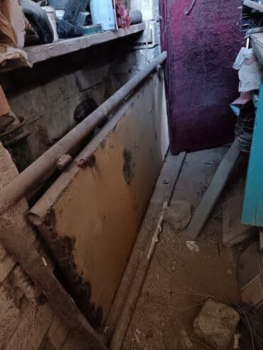 Quru inşaat materialları: 3 eded demir qapi 1 ededi 130m.kohne qalin matreal — 3