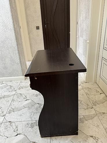 duz masa: Düz masa, Polkalı, Siyirməli, Sadə laminat — 2