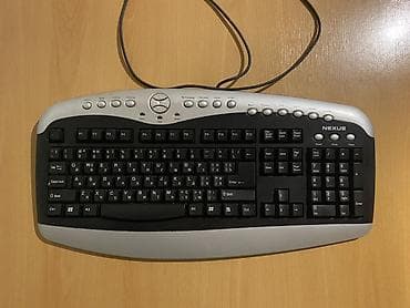 Kompüter, noutbuk və planşetlər: Satılır: 2 ədəd kompüter monitoru və 3 ədəd naqilli klaviatura dəsti — 4