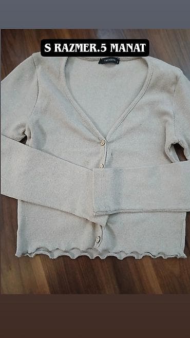 ucuz kisi geyimleri: Qadın və unisex geyim dəsti - Qara klassik köynək: S razmer. Önü — 5