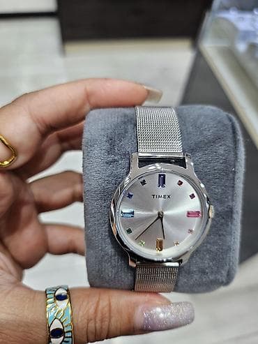 saat qutu: Timex qadın qol saatı - Korpus: parlaq gümüş rəngli metal korpus — 3