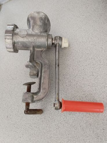 hinduşka əti qiyməti: Əl ilə ət çəkən maşınları satılır. 1 ədədin qiyməti 30 m — 5