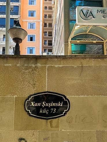 3 otaqlı, Yeni tikili, 138 kv. m — 1