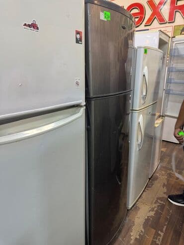 soyuducu satıram: İki qapılı soyuducu (üst hissə – soyuducu, alt hissə – dondurucu). - — 1