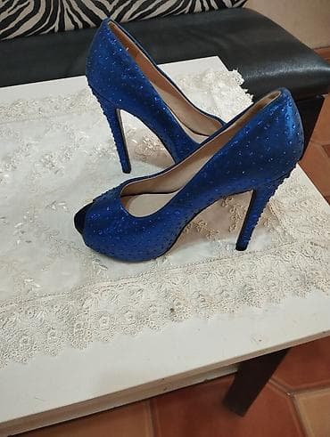 Məhsul: Qadın yüksək daban ayaqqabıları - Rəng: Parlaq kobalt-mavi -