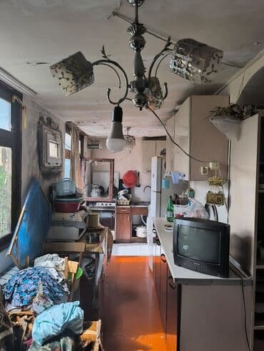 kirayə neftcilər: Salam. Ev 1 otagin 2ye bölünmesidir. Real aliciya cuzi endirim olacag — 6