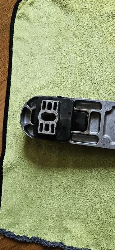 megane motoru: Məhsul: Mühərrik dayağı (alt tork dayağı / “dogbone” tip) Təyinat — 3