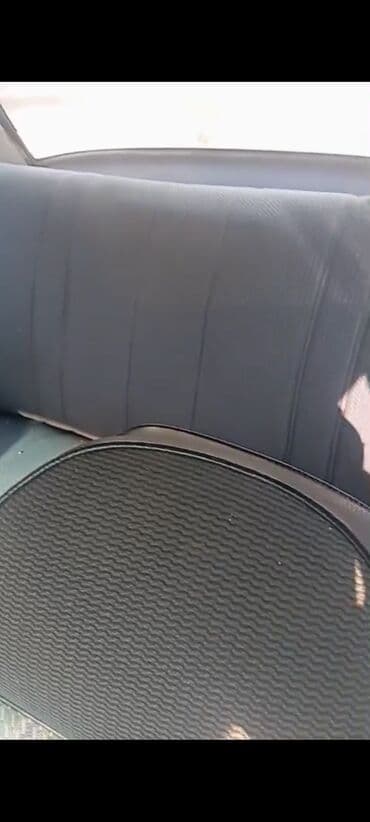 mersedes qapi: Model: VAZ (Jiguli) klassik sedan Rəng: ağ Kuzov: 4 qapı, arxa — 3