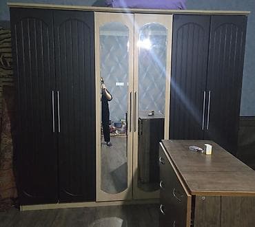 dolab paltar: İşlənmiş, 6 qapı, Güzgülü, Qəhvəyi, Taxta, Açılan, Düz dolab — 1