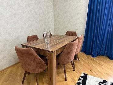 Yemək otağı üçün dəst – masa və 6 ədəd stul yaxsi veziyyet hec bir