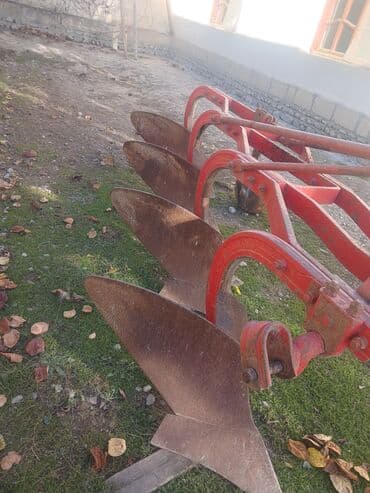 Audi: 4 gövdəli kotan svarkası çartı partı əyrisi və s. yoxdu. satma səbəbim — 1