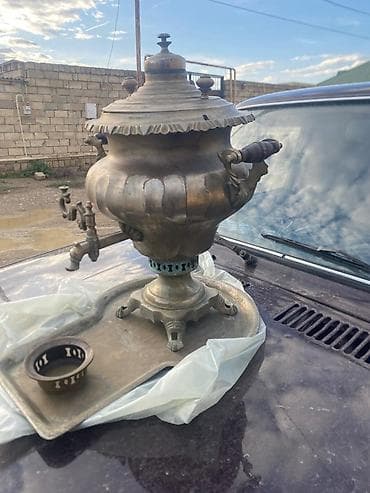 Antik samovar – bürüncdən, klassik “gövdəsi qabarlı” formalı