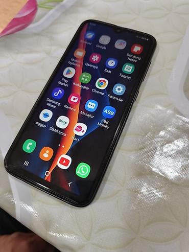 Samsung Galaxy A20, 32 GB, rəng - Qara, Düyməli, Barmaq izi, İki sim kartlı