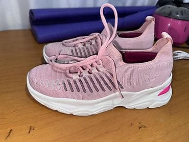 krasovkalar qadin ucun: 40 razmerdir ÜÇ DEFE GEYİNİLİB Məhsul: Qadın idman ayaqqabısı - Rəng — 1