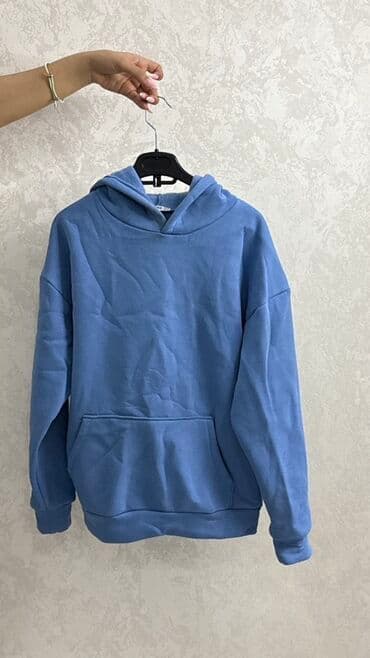 Unisex idman dəsti – göy rəng Dəst tərkibi: - Kapüşonlu sweatşört