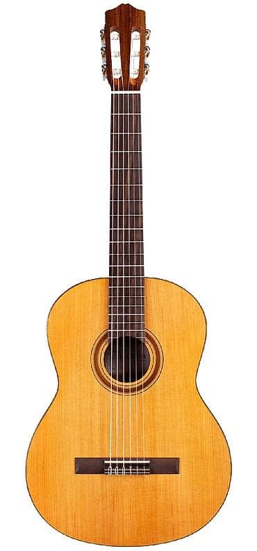 gitara çexolu: Cordoba klassik gitara
model:c3m
canta hediyye — 1