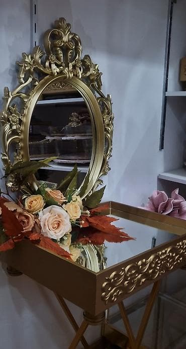 paltar asılqanı: Zərif naxışlı qızılı,içigüzgülü ikinci əl xonça seti satılır.Az — 2