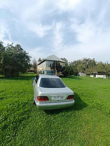 mersedes s klass: Mercedes-Benz E-Class: 2.4 l | 1998 il Sedan — 10