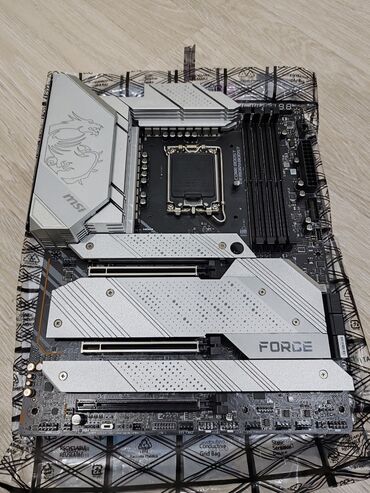 Digər ehtiyat hissələri: Prosessor Intel Core i9 13900KF, > 4 GHz, > 8 nüvə, Yeni — 3