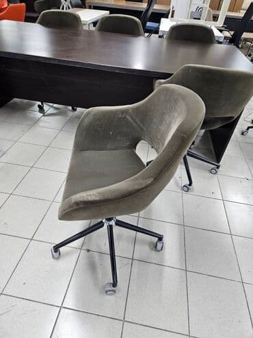 albali murebbesi: İşlənmiş, Təkərli, Vеlur parça — 2