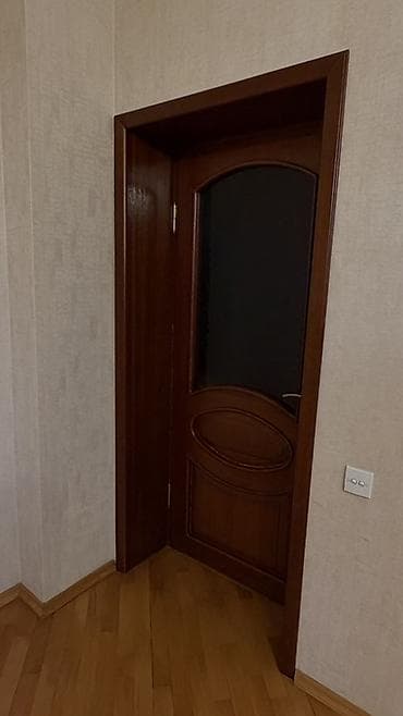 seyf qapi: Temiz taxta qapi
En 80 uz 206


1ed 150m
5eded taxta qapi var — 10