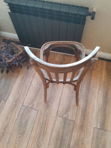 деревянный стол на кухню: Qedimi Venskiy stul 1 eded .Qiymet sondur . Unvan Ehmedli . Стуля — 5