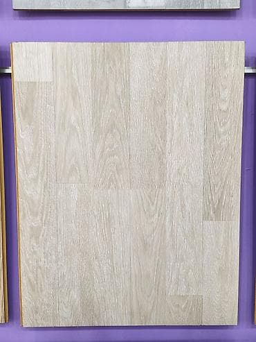 Açıq ağ palıd naxışlı döşəmə örtüyü (laminat tipli panel) - Rəng və — 1