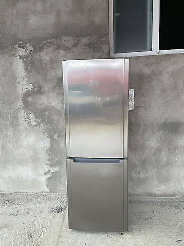 2 qapılı Hotpoint Ariston Soyuducu Satılır, rəng - Gümüşü