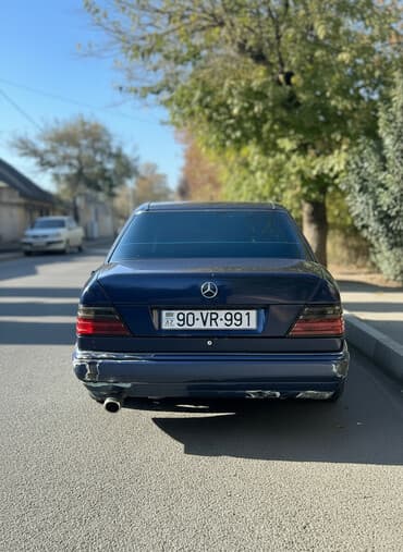 Mercedes-Benz W124: 2 l | 1991 il Sedan