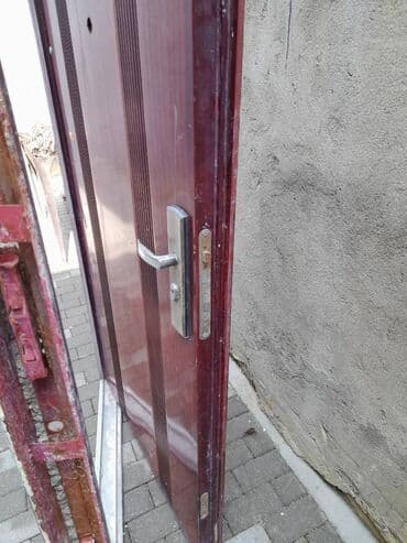 постельное бельё: Dəmir qapı. Qapı rənglənməlidir Ruçkası zamoku yoxdur. Qapını — 11