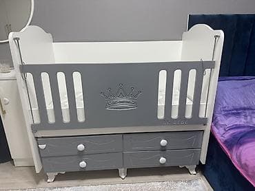 pismini: Oğlan və qız üçün, İşlənmiş, Dördbucaq, Beşik, Dəstsiz, Matras ilə, Yellənmə mexanizmsiz — 1