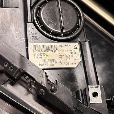 dört fara: Sol, Yaxın və uzaq vuran işıqlar BMW, Orijinal, Almaniya — 2