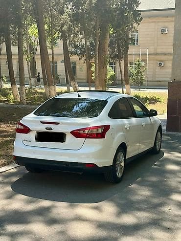 mini cooper kreditle: Ford Focus: 1.5 l | 2014 il 148000 km Sedan — 5